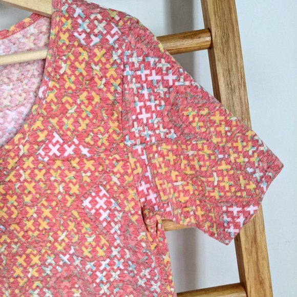 LuLaRoe Crosshatch Pattern Perfect Tee - Picture 3 of 5